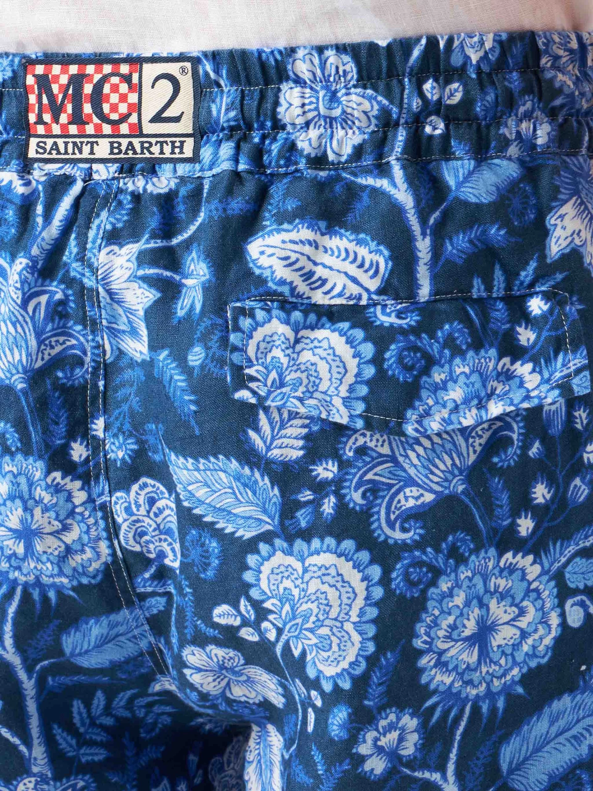 MC2 Saint Barth Man Linen Blue Bermuda Shorts With Flower Print - Image 3