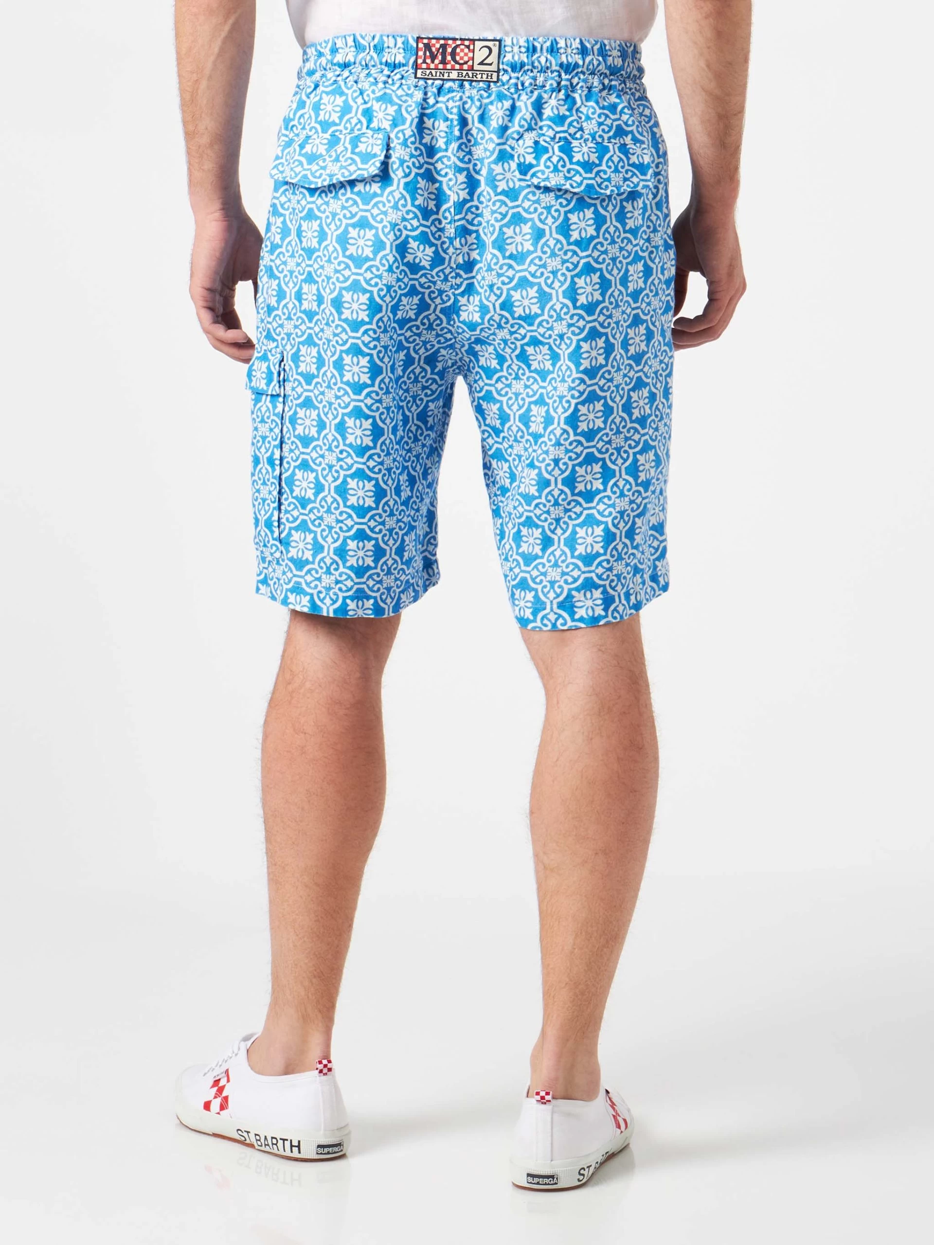 MC2 Saint Barth Man Linen Bermuda Shorts With White And Light Blue Majolica Print - Image 2