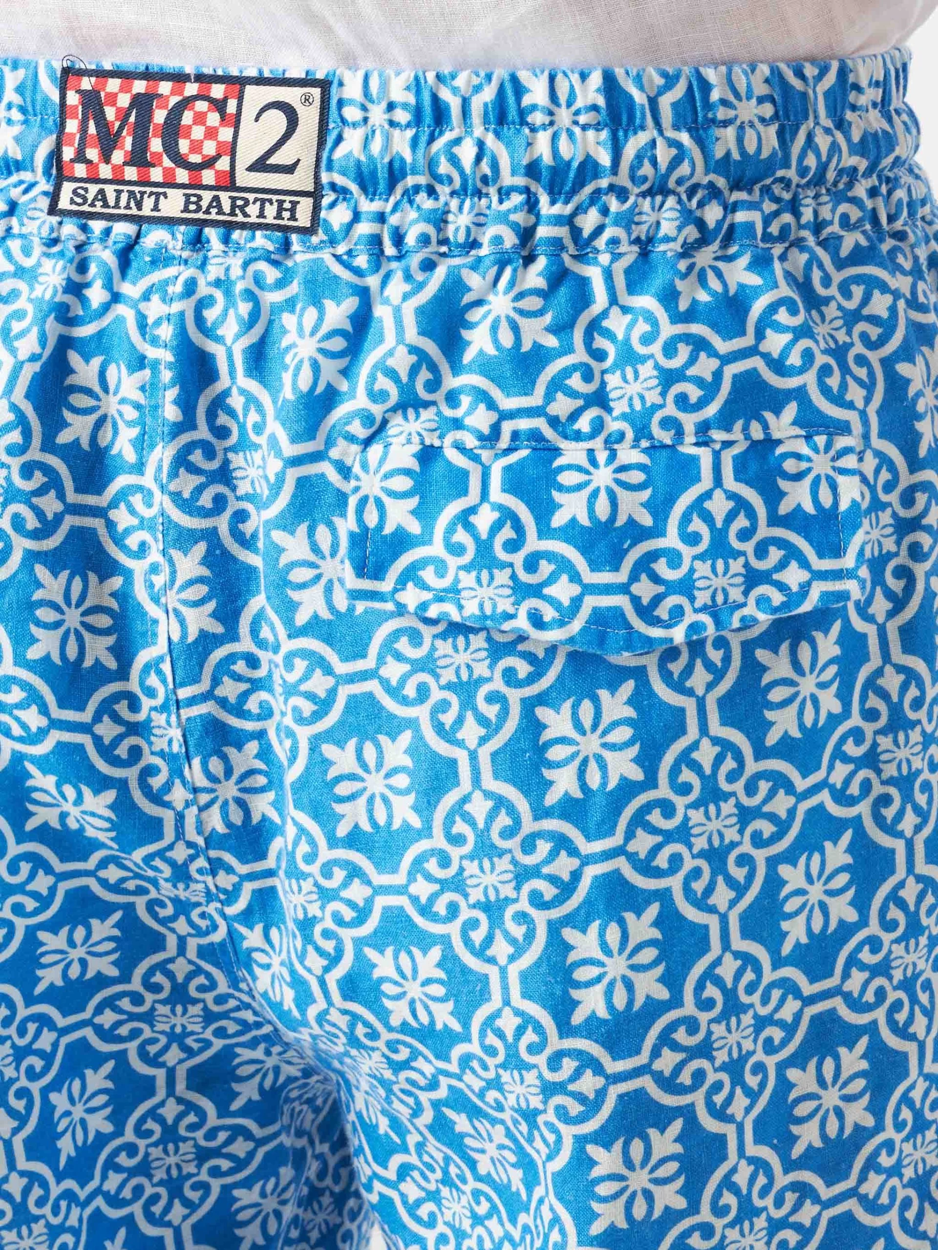 MC2 Saint Barth Man Linen Bermuda Shorts With White And Light Blue Majolica Print - Image 3